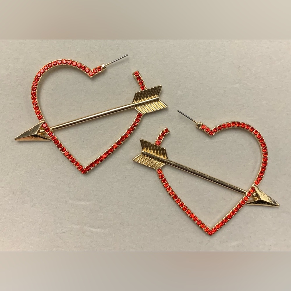 💘 Cupids ‘Arrow Through The Heart’ Hoop Earrings